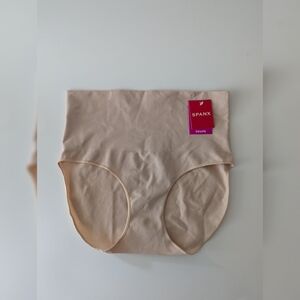 SPANX Everyday Shaping Panties